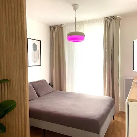 Le Charming Refuge, Paris, Parc Des Expositions *